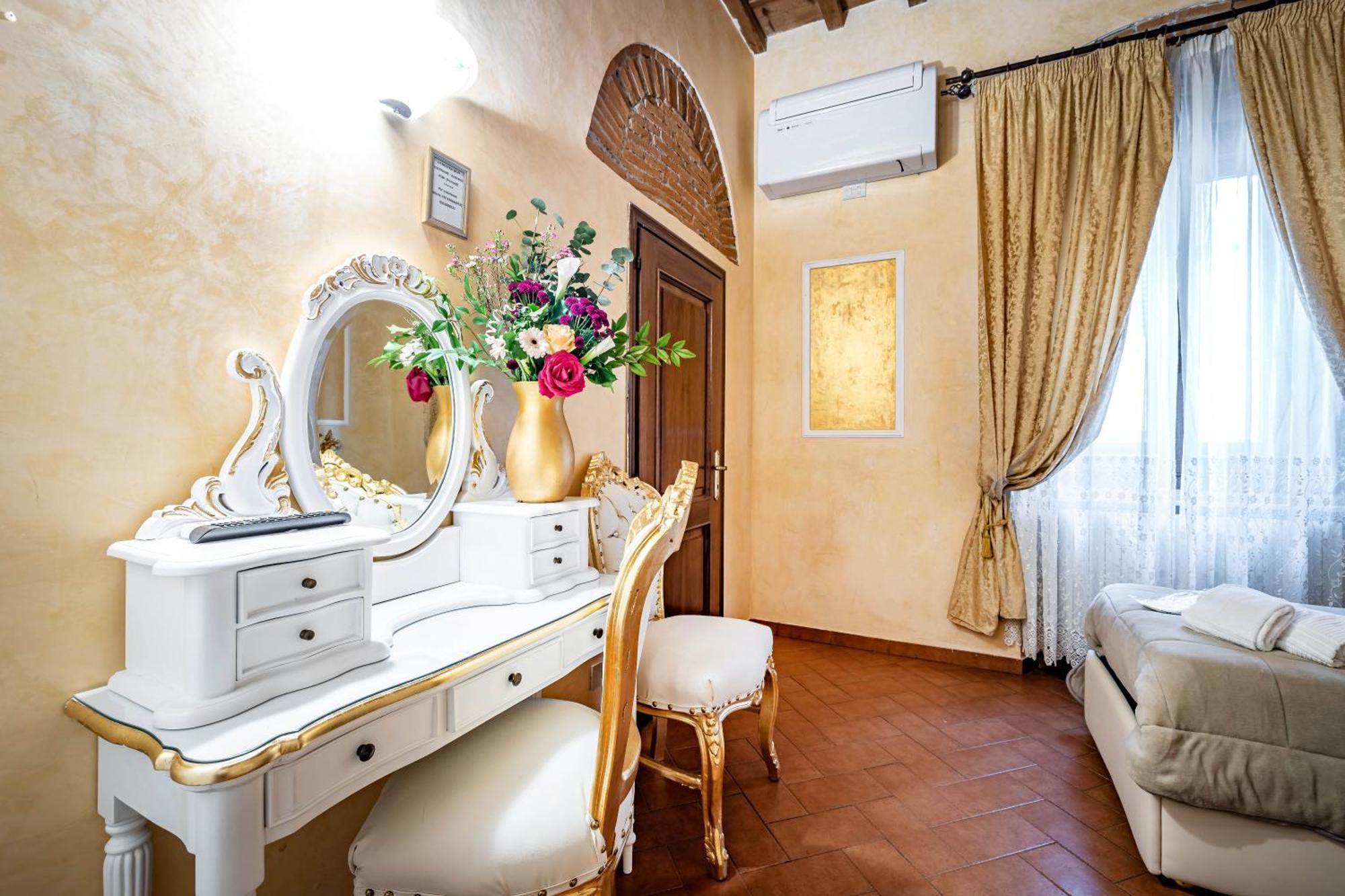 Katti House - Florence'S Center ภายนอก รูปภาพ