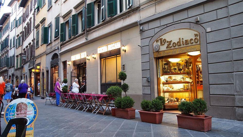 Katti House - Florence'S Center ภายนอก รูปภาพ